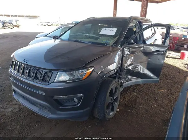 3C4NJDBBXJT453992 2018 JEEP COMPASS - Image 2