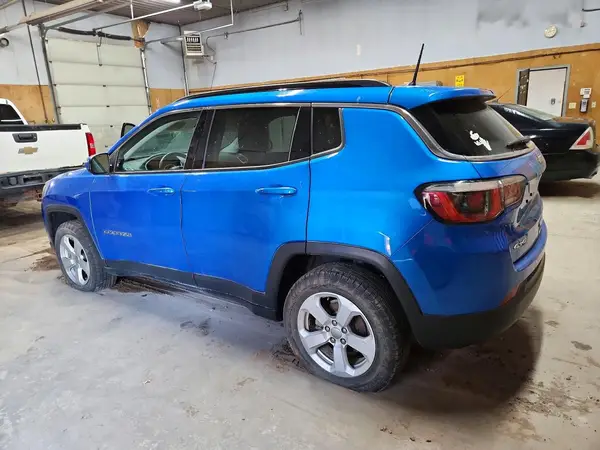 3C4NJDBBXJT454799 2018 JEEP COMPASS - Image 2