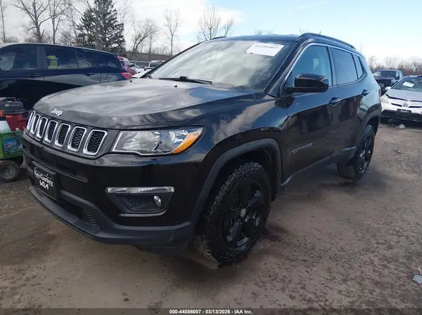 3C4NJDBBXJT457217 2018 JEEP COMPASS - Image 2