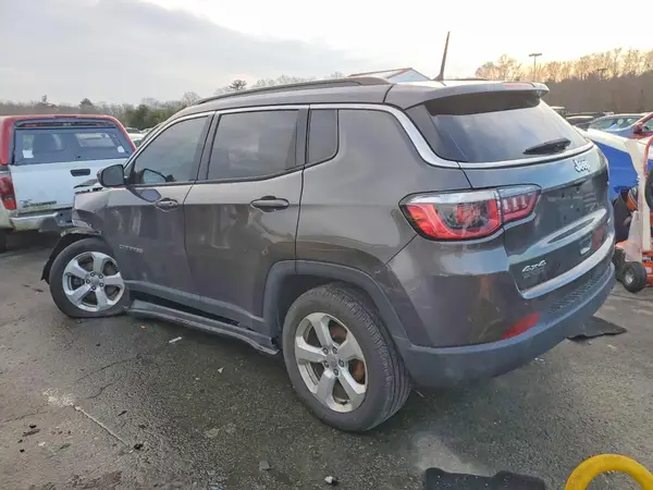 3C4NJDBBXJT457539 2018 JEEP COMPASS - Image 2