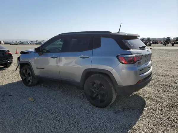 3C4NJDBBXJT457556 2018 JEEP COMPASS - Image 2