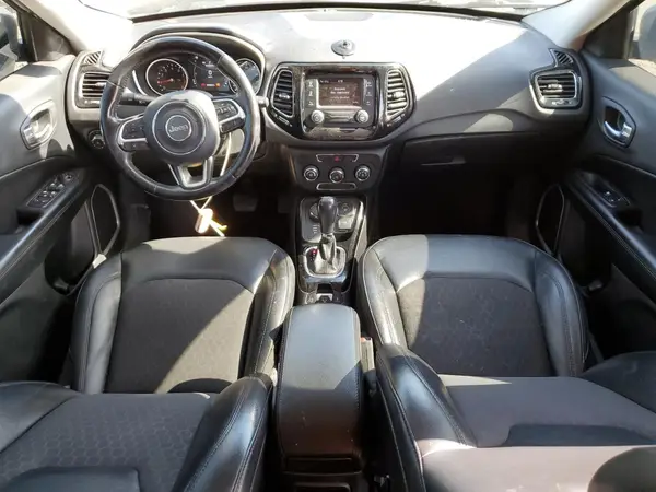 3C4NJDBBXJT457556 2018 JEEP COMPASS - Image 8