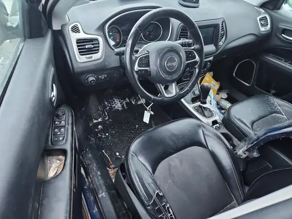 3C4NJDBBXJT458108 2018 JEEP COMPASS - Image 8