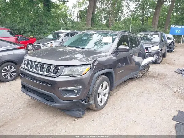 3C4NJDBBXJT463583 2018 JEEP COMPASS - Image 2