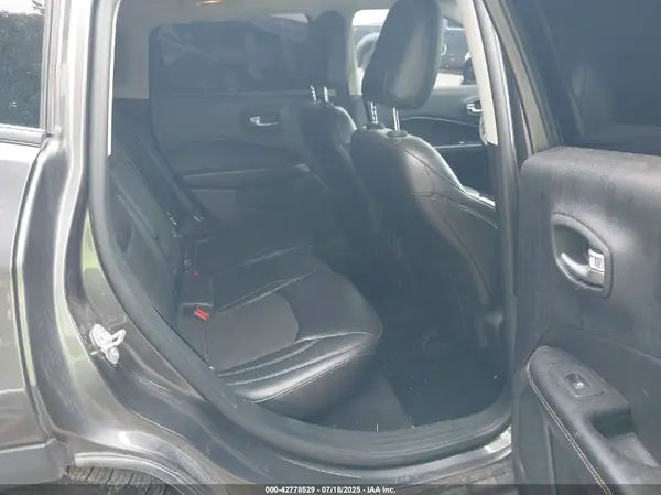 3C4NJDBBXJT463583 2018 JEEP COMPASS - Image 8