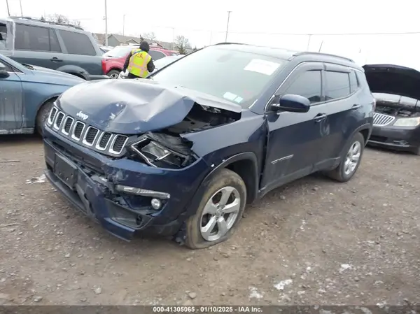 3C4NJDBBXJT467634 2018 JEEP COMPASS - Image 2