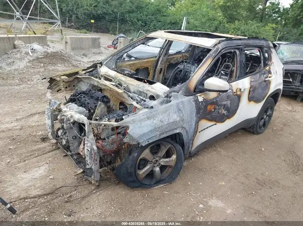 3C4NJDBBXJT479606 2018 JEEP COMPASS - Image 2