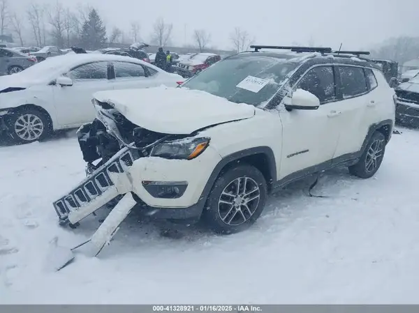 3C4NJDBBXJT480268 2018 JEEP COMPASS - Image 2