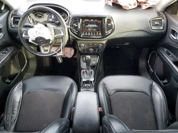 3C4NJDBBXJT480397 2018 JEEP COMPASS - Image 8