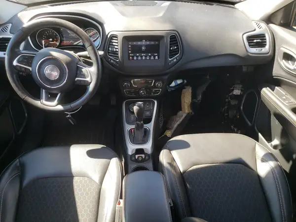 3C4NJDBBXJT482151 2018 JEEP COMPASS - Image 8