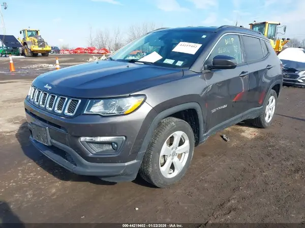 3C4NJDBBXJT485129 2018 JEEP COMPASS - Image 2