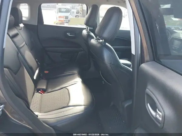 3C4NJDBBXJT485129 2018 JEEP COMPASS - Image 8