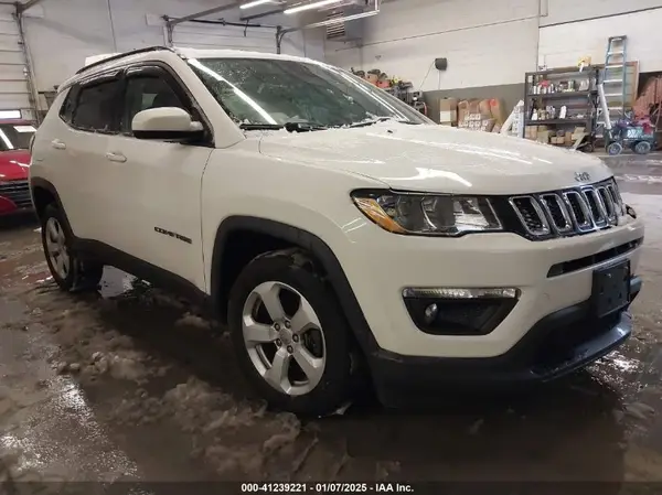 3C4NJDBBXJT485227 2018 JEEP COMPASS - Image 1