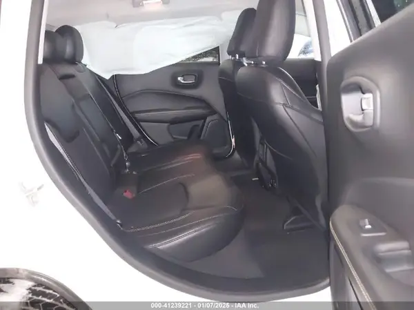 3C4NJDBBXJT485227 2018 JEEP COMPASS - Image 8