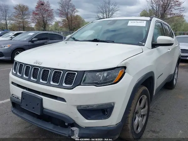 3C4NJDBBXJT492923 2018 JEEP COMPASS - Image 2