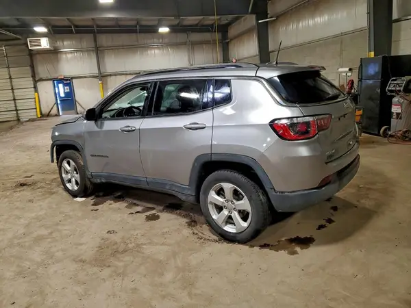 3C4NJDBBXKT592683 2019 JEEP COMPASS - Image 2