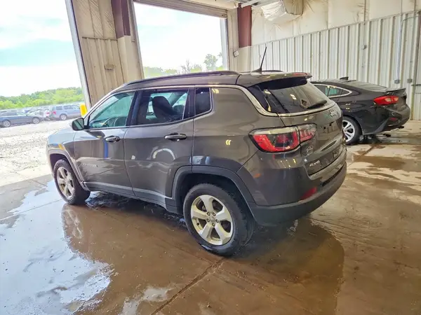 3C4NJDBBXKT595258 2019 JEEP COMPASS - Image 2