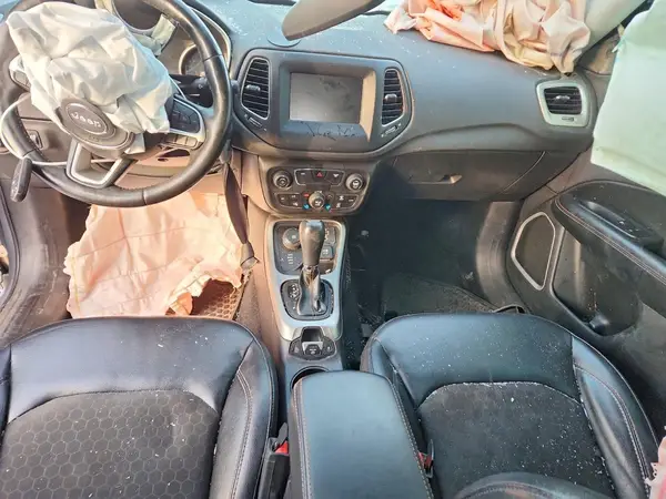 3C4NJDBBXKT597155 2019 JEEP COMPASS - Image 8