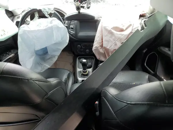 3C4NJDBBXKT602144 2019 JEEP COMPASS - Image 8