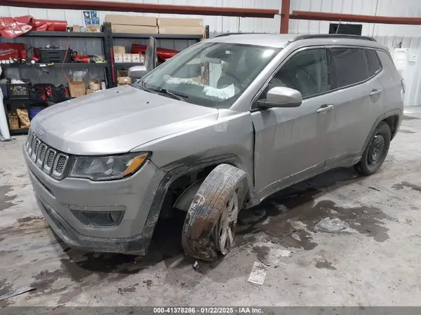 3C4NJDBBXKT645687 2019 JEEP COMPASS - Image 2