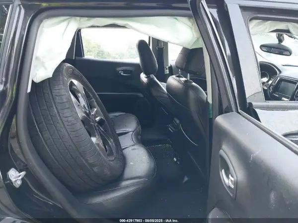 3C4NJDBBXKT648105 2019 JEEP COMPASS - Image 8