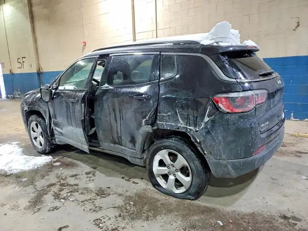 3C4NJDBBXKT649934 2019 JEEP COMPASS - Image 2