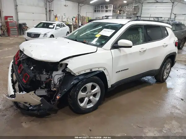 3C4NJDBBXKT650615 2019 JEEP COMPASS - Image 2