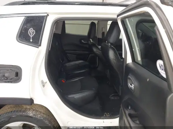 3C4NJDBBXKT650615 2019 JEEP COMPASS - Image 8