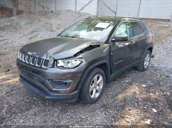 3C4NJDBBXKT653482 2019 JEEP COMPASS - Image 2