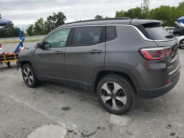 3C4NJDBBXKT654034 2019 JEEP COMPASS - Image 2