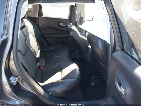 3C4NJDBBXKT654275 2019 JEEP COMPASS - Image 8