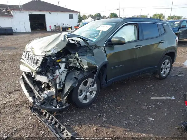 3C4NJDBBXKT657077 2019 JEEP COMPASS - Image 2
