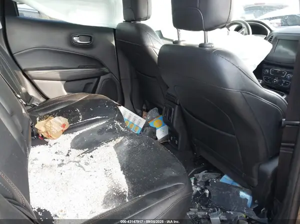 3C4NJDBBXKT657077 2019 JEEP COMPASS - Image 8