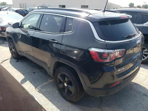 3C4NJDBBXKT672503 2019 JEEP COMPASS - Image 2
