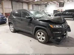 3C4NJDBBXKT683713 2019 JEEP COMPASS