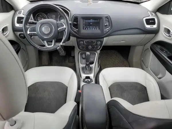 3C4NJDBBXKT690743 2019 JEEP COMPASS - Image 8