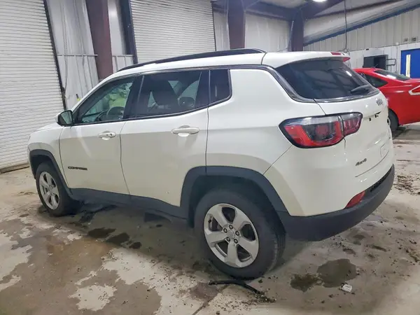 3C4NJDBBXKT696588 2019 JEEP COMPASS - Image 2