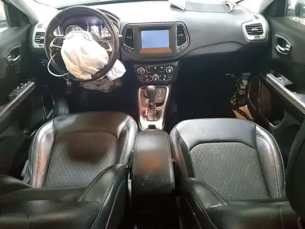 3C4NJDBBXKT696588 2019 JEEP COMPASS - Image 8