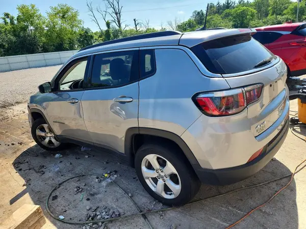 3C4NJDBBXKT714393 2019 JEEP COMPASS - Image 2