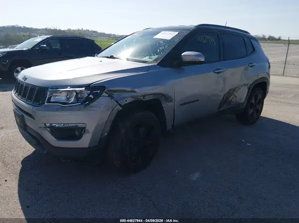 3C4NJDBBXKT734790 2019 JEEP COMPASS - Image 2