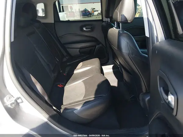 3C4NJDBBXKT734790 2019 JEEP COMPASS - Image 8