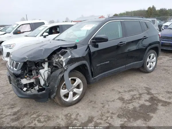 3C4NJDBBXKT750147 2019 JEEP COMPASS - Image 2
