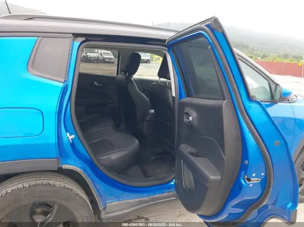 3C4NJDBBXKT750388 2019 JEEP COMPASS - Image 8