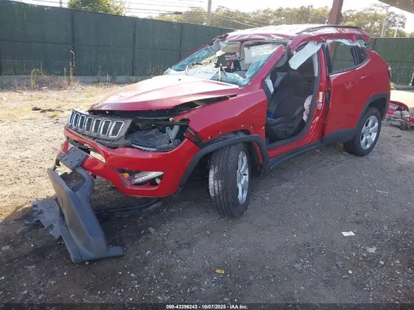 3C4NJDBBXKT767403 2019 JEEP COMPASS - Image 2