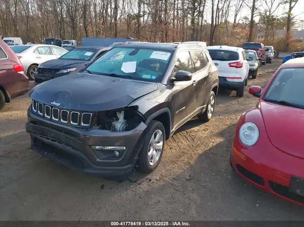 3C4NJDBBXKT767613 2019 JEEP COMPASS - Image 2