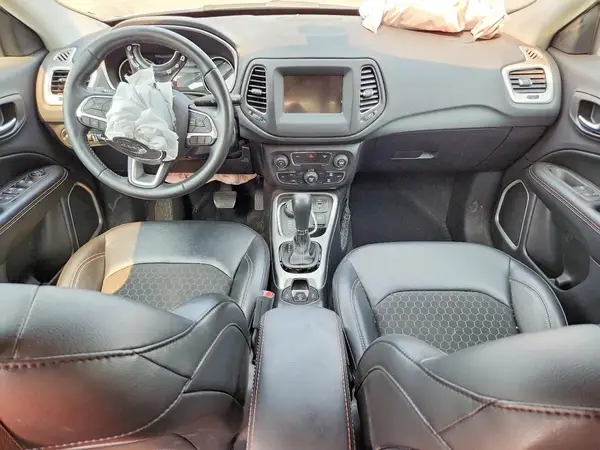 3C4NJDBBXKT776585 2019 JEEP COMPASS - Image 8