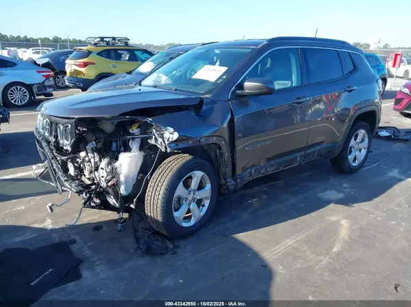 3C4NJDBBXKT801095 2019 JEEP COMPASS - Image 2