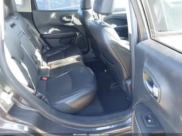 3C4NJDBBXKT801095 2019 JEEP COMPASS - Image 8