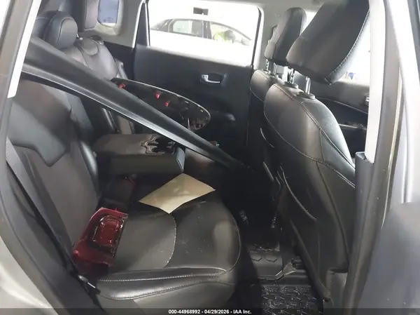 3C4NJDBBXKT806717 2019 JEEP COMPASS - Image 8
