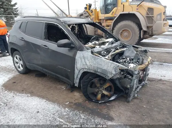 3C4NJDBBXKT807057 2019 JEEP COMPASS - Image 1